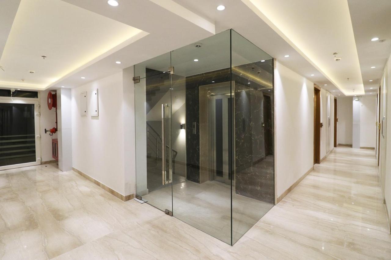 Capital O Hotel Star Inn Near Chhatarpur Metro Station New Delhi Bagian luar foto